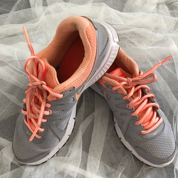 Nike Shoes - Nike Revolution 2 sneakers 🌸🏃🏻‍♀️🌸🏃🏻‍♀️🌸